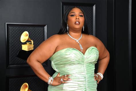 lizzo nackt|Lizzo shares totally naked photo in new Instagram post